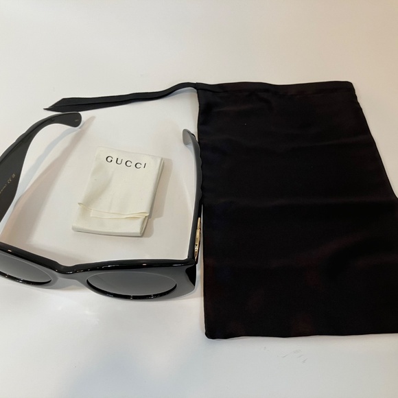 Authentic Gucci GG0810S 001 Ladies Sunglasses main image 4
